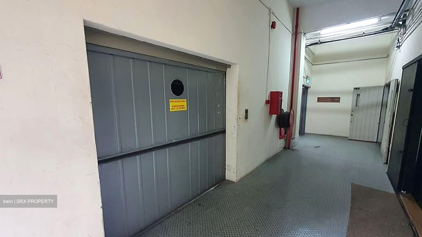 Sin Cheong Building (D20), Factory #585397681